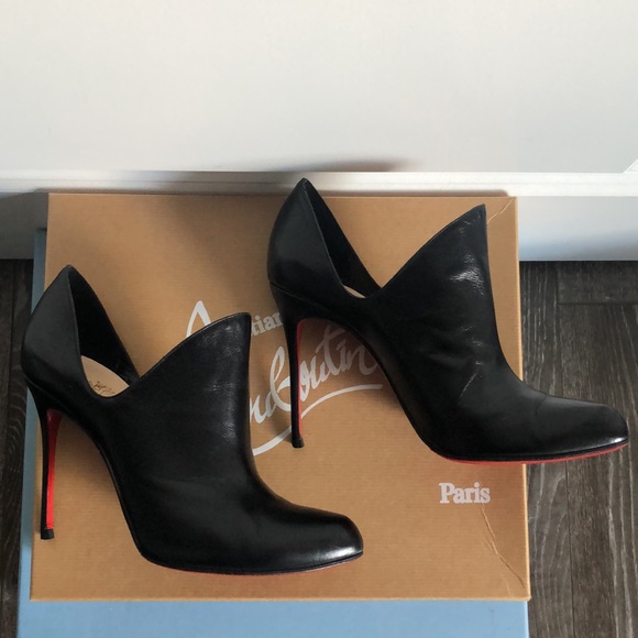 LNIB—Christian Louboutin Dugueclina 100 Napa cut out ankle bootie in Size 38 - Picture 8 of 16